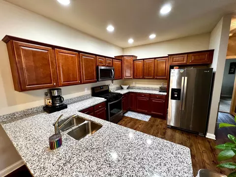 102 Summertree Dr, Porter, IN 46304 photo 7