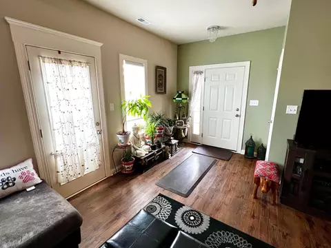 102 Summertree Dr, Porter, IN 46304 photo 3