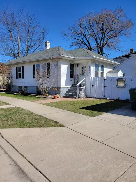 1829 Warwick Ave, Whiting, IN 46394 photo 2
