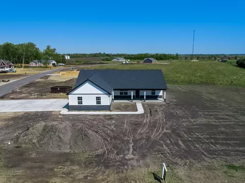 11697 Fox Trl, Wheatfield, IN 46392 photo 2