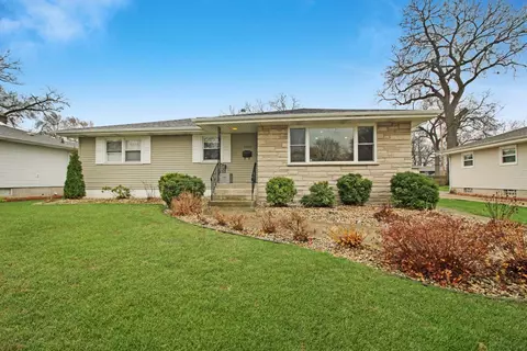 1009 S Park Dr, Griffith, IN 46319 photo 1