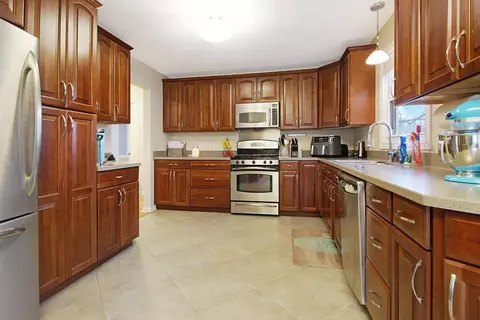 1009 S Park Dr, Griffith, IN 46319 photo 4