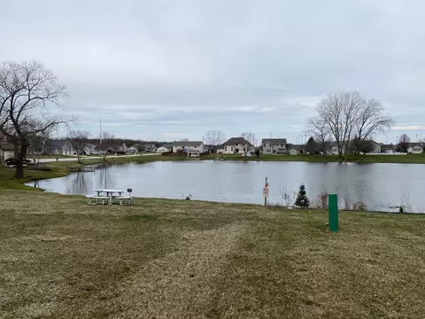 2802 Painted Leaf Dr, Crown Point, IN 46307 photo 4