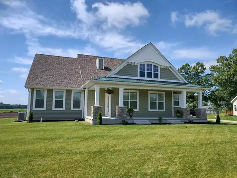428 Carlson Dr, Knox, IN 46534 photo 1