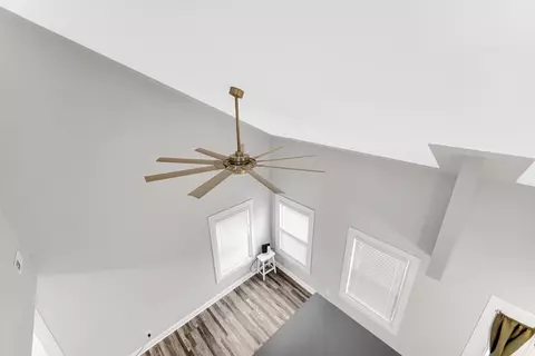 562 Jefferson St, Gary, IN 46402 photo 15