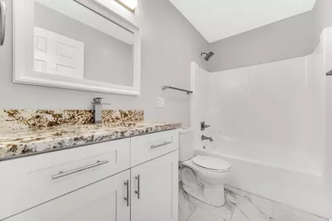 562 Jefferson St, Gary, IN 46402 photo 11