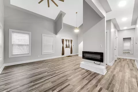 562 Jefferson St, Gary, IN 46402 photo 3