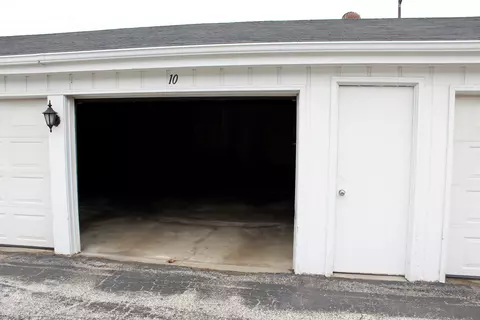 1228 Camellia Dr #10, Munster, IN 46321 photo 11