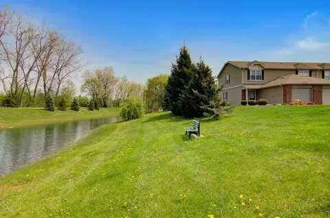 893 Flagstone Dr, Dyer, IN 46311 photo 2