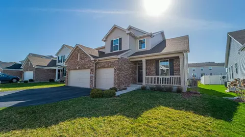 10428 Red Oak Dr, Saint John, IN 46373 photo 2