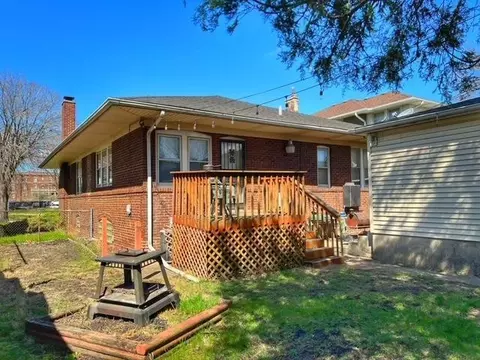 551 Johnson St, Gary, IN 46402 photo 2
