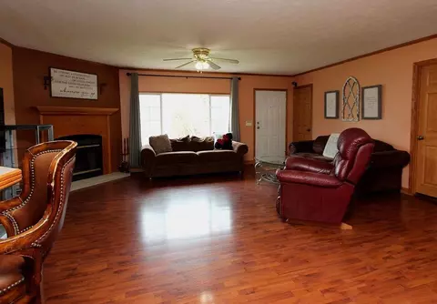 457 E 600, La Porte, IN 46350 photo 4