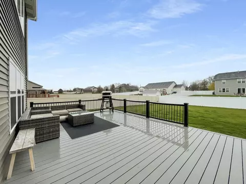 8830 Drake Dr, Saint John, IN 46373 photo 5