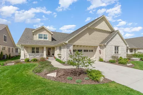 1058 Sterling Ct, Crown Point, IN 46307 photo 1