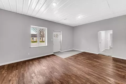 106 Mcalpin St, Hebron, IN 46341 photo 4