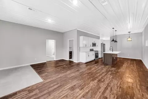 106 Mcalpin St, Hebron, IN 46341 photo 5