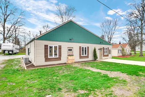 106 Mcalpin St, Hebron, IN 46341 photo 2