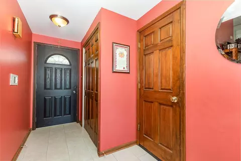 500 E Franciscan Dr, Crown Point, IN 46307 photo 3