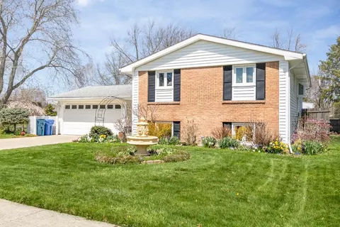500 E Franciscan Dr, Crown Point, IN 46307 photo 2