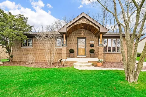304 W 38th Ct, Griffith, IN 46319 photo 1