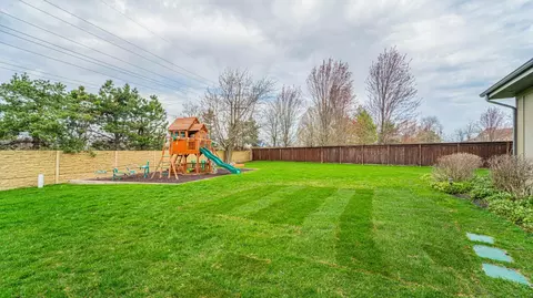 9710 Laurel Ct, Munster, IN 46321 photo 50