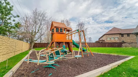 9710 Laurel Ct, Munster, IN 46321 photo 51