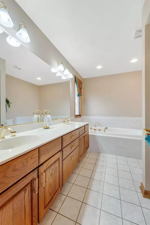 1119 Cornwallis Ln, Munster, IN 46321 photo 21
