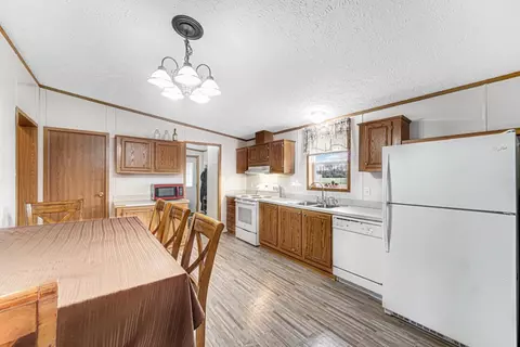 10450 Cadillac Ln, Wheatfield, IN 46392 photo 5