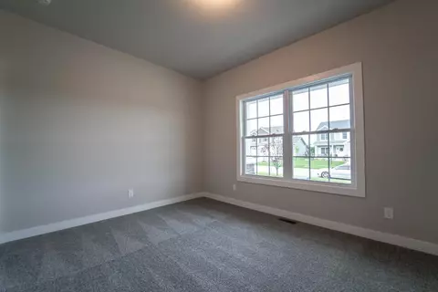 30 Elderberry Ln, Valparaiso, IN 46383 photo 3