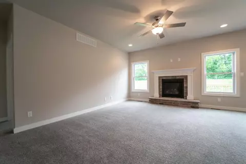 30 Elderberry Ln, Valparaiso, IN 46383 photo 4