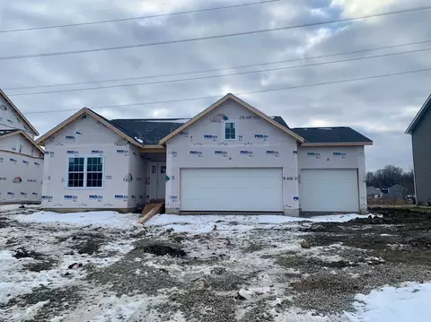 66 Elderberry Ln, Valparaiso, IN 46383 photo 2