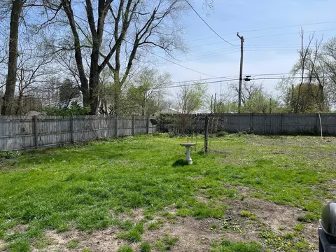 309 E Walnut St, Morocco, IN 47963 photo 4