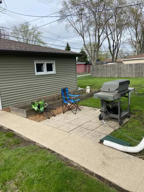 219 174th St, Hammond, IN 46324 photo 2