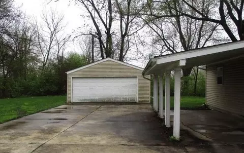 516 Devon Dr, Dyer, IN 46311 photo 2