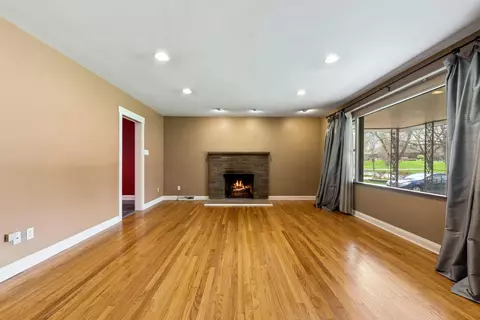 8351 Parkview Ave, Munster, IN 46321 photo 3