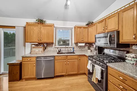 511 Dakota Dr, Lowell, IN 46356 photo 4