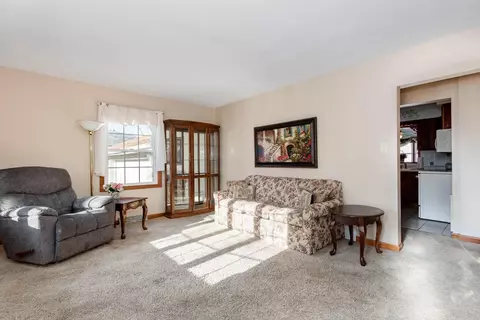 8547 Monfort Dr, Saint John, IN 46373 photo 4