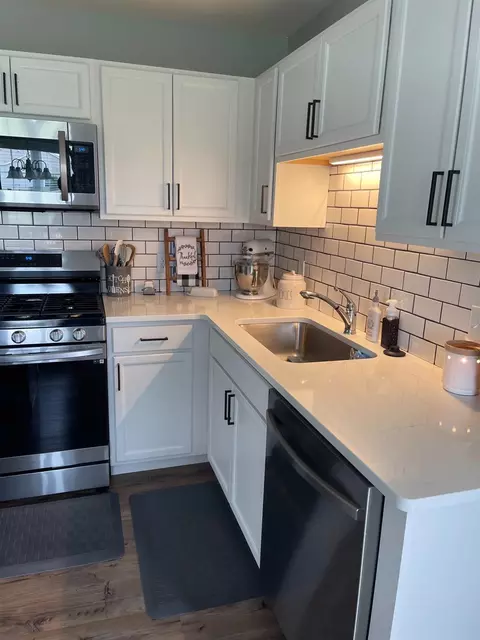 543 Blackstone Ct, Kouts, IN 46347 photo 4