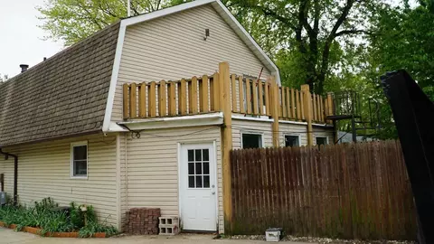 2204 Elm St, Griffith, IN 46319 photo 5