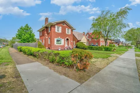 662 Roosevelt St, Gary, IN 46404 photo 3