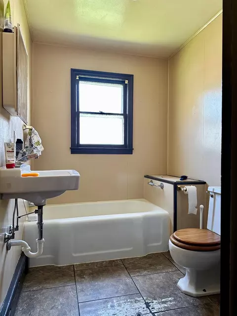 403 Shield St, Knox, IN 46534 photo 9
