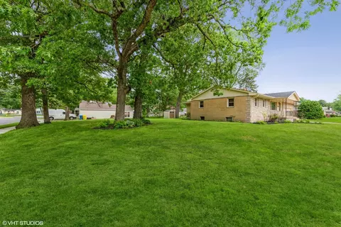 537 N Wheeler St, Griffith, IN 46319 photo 16