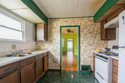 1734 Warwick Ave, Whiting, IN 46394 photo 6