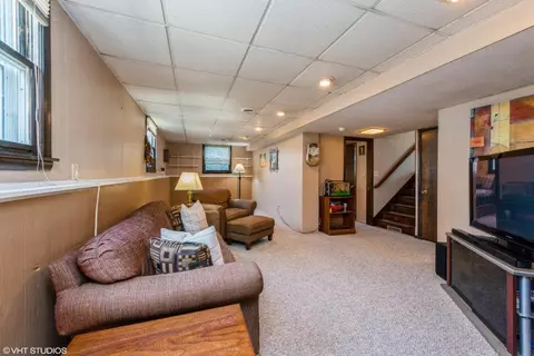 567 Evergreen Ln, Munster, IN 46321 photo 12