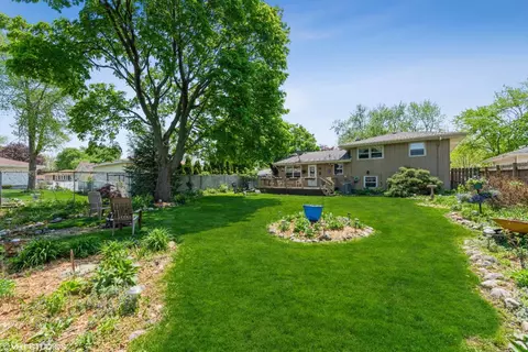567 Evergreen Ln, Munster, IN 46321 photo 17
