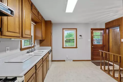 736 N Jay St, Griffith, IN 46319 photo 9
