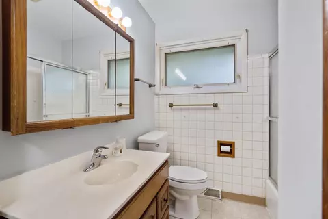 736 N Jay St, Griffith, IN 46319 photo 5