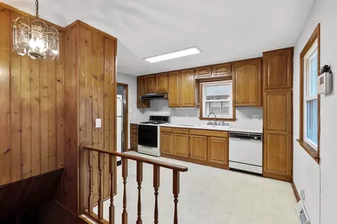 736 N Jay St, Griffith, IN 46319 photo 10