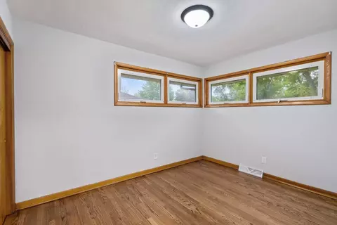 736 N Jay St, Griffith, IN 46319 photo 7