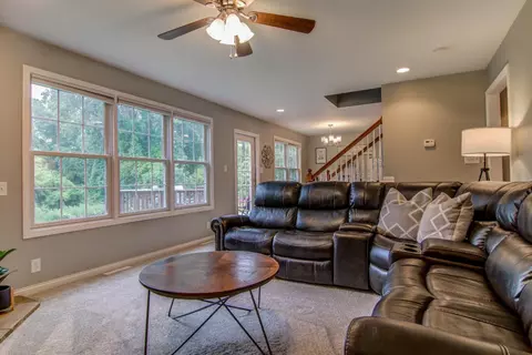 337 Kingsmill Dr, Chesterton, IN 46304 photo 2